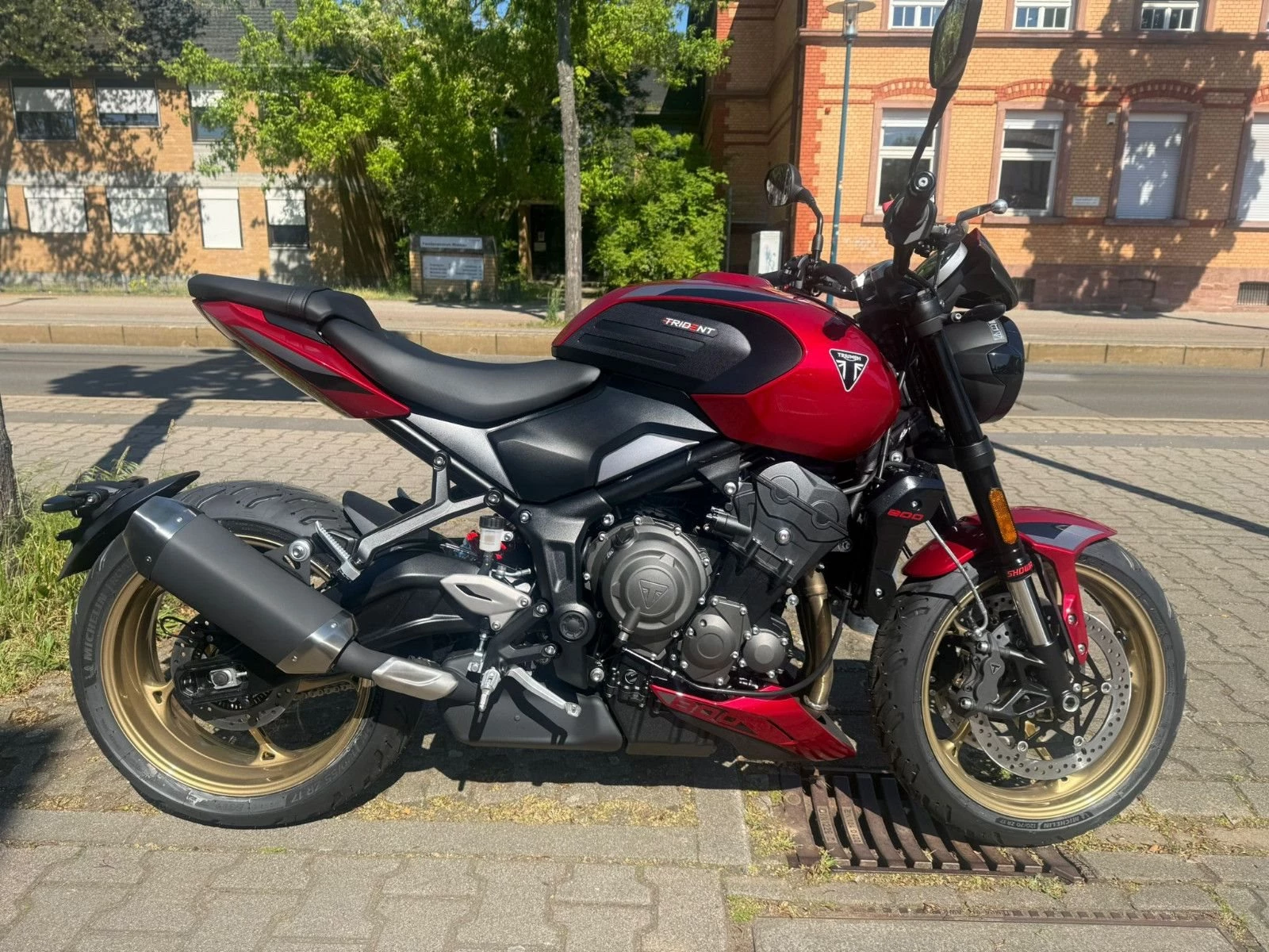 Triumph Trident 800