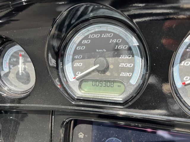 Harley-Davidson FLHTK Electra Glide Ultra Limited (schwarz) - Bild 15