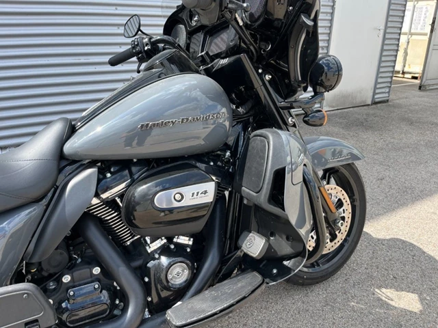 Harley-Davidson FLHTK Electra Glide Ultra Limited (schwarz) - Bild 3