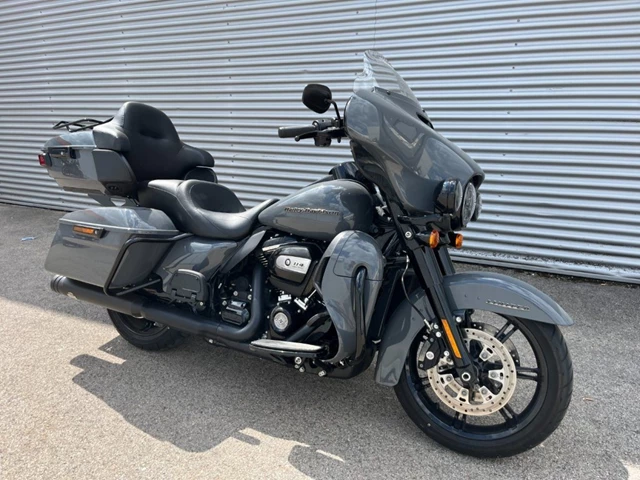 Harley-Davidson FLHTK Electra Glide Ultra Limited (schwarz) - Bild 4