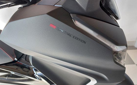 Gebrauchtmotorrad Honda Forza 125 Special Edition - Bild 11