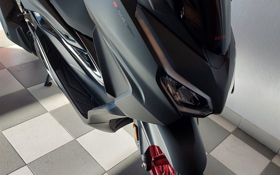 Gebrauchtmotorrad Honda Forza 125 Special Edition - Bild 3