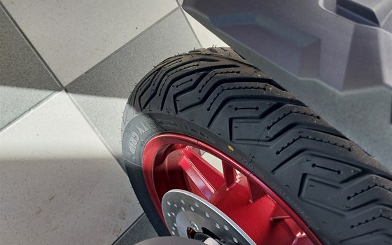 Gebrauchtmotorrad Honda Forza 125 Special Edition - Bild 5