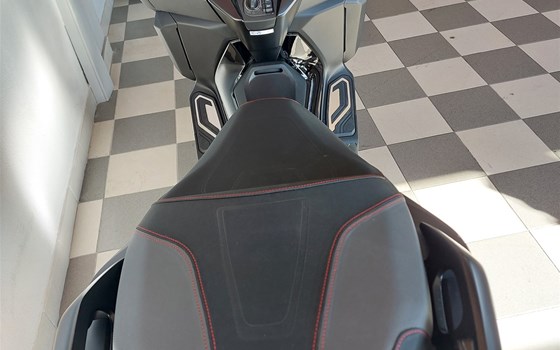 Gebrauchtmotorrad Honda Forza 125 Special Edition - Bild 6