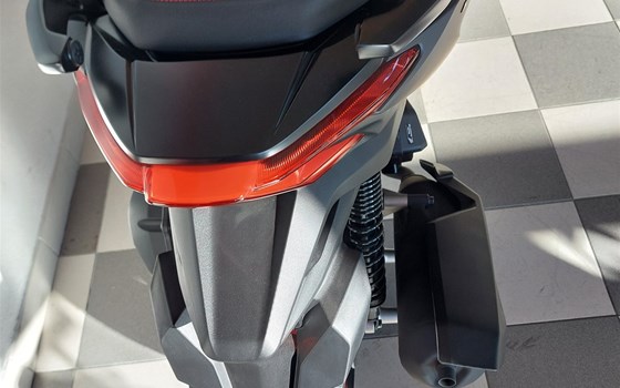 Gebrauchtmotorrad Honda Forza 125 Special Edition - Bild 7