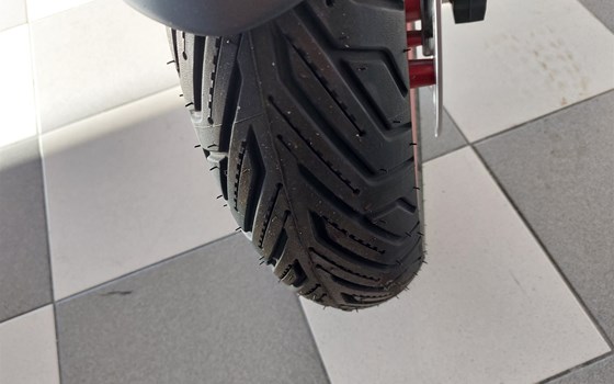 Gebrauchtmotorrad Honda Forza 125 Special Edition - Bild 9