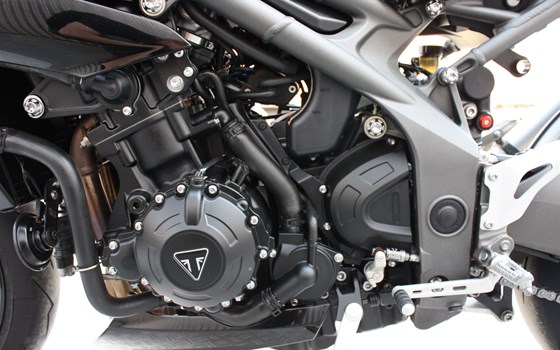 Gebrauchtmotorrad Triumph Speed Triple S - Bild 14