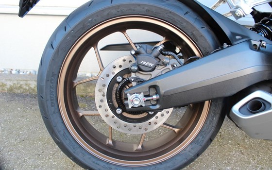 Gebrauchtmotorrad Honda CB650R E-Clutch - Bild 24