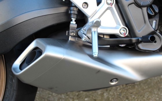 Gebrauchtmotorrad Honda CB650R E-Clutch - Bild 25