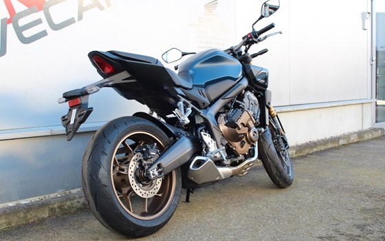 Gebrauchtmotorrad Honda CB650R E-Clutch - Bild 4