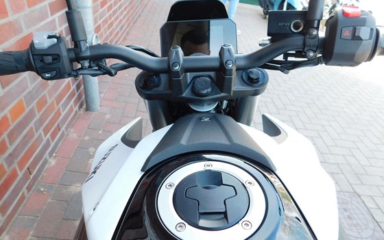 Gebrauchtmotorrad Suzuki GSX-8S - Bild 12