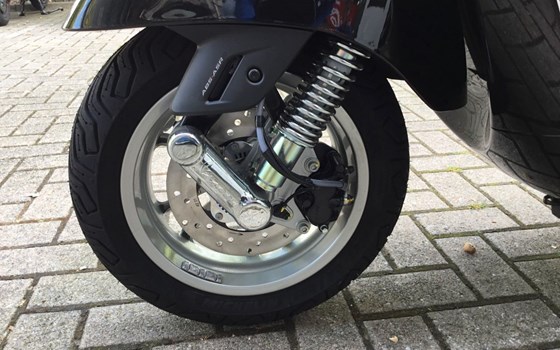 Neufahrzeug Vespa GTS 125 - Bild 10