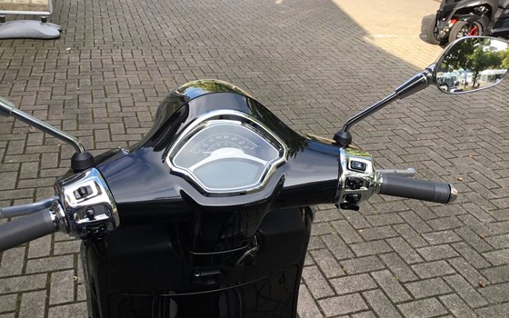 Neufahrzeug Vespa GTS 125 - Bild 12