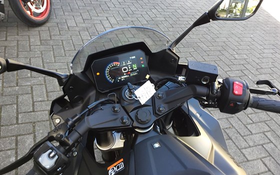 Neufahrzeug Suzuki GSX-8R - Bild 13