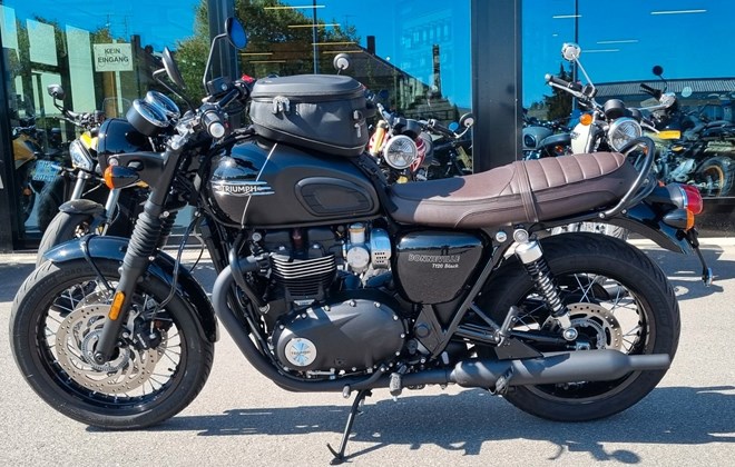 Triumph Bonneville T120 Black