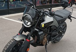 Neumotorrad Husqvarna Svartpilen 401