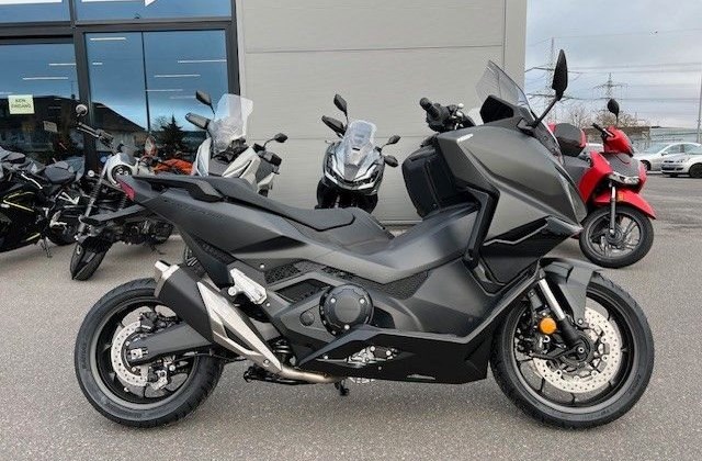 Honda Forza 750