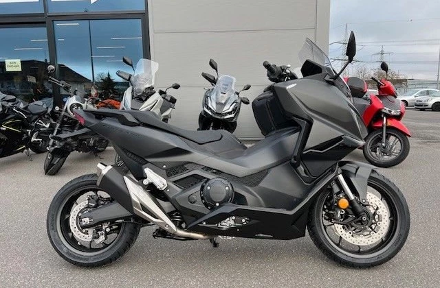 Honda Forza 750
