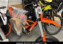 Neumotorrad KTM 450 SMR