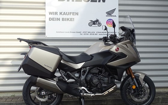 Gebrauchtmotorrad Honda NT1100 DCT Electronic Suspension - Bild 1