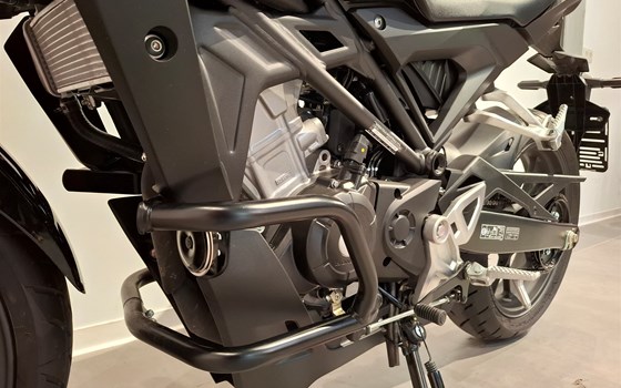 Gebrauchtmotorrad Honda CB 125 - Bild 7