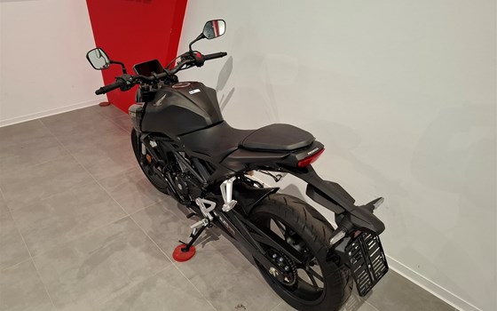 Gebrauchtmotorrad Honda CB 125 - Bild 9