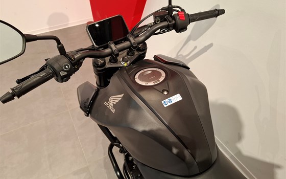 Gebrauchtmotorrad Honda CB 125 - Bild 10