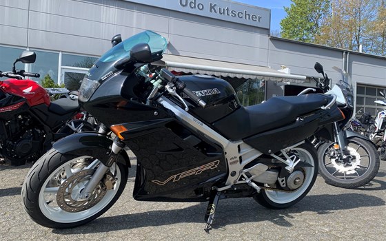 Gebrauchtmotorrad Honda VFR 750 F - Bild 1