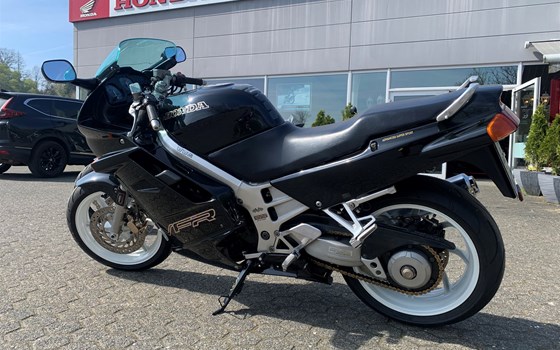 Gebrauchtmotorrad Honda VFR 750 F - Bild 3