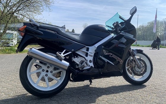 Gebrauchtmotorrad Honda VFR 750 F - Bild 5