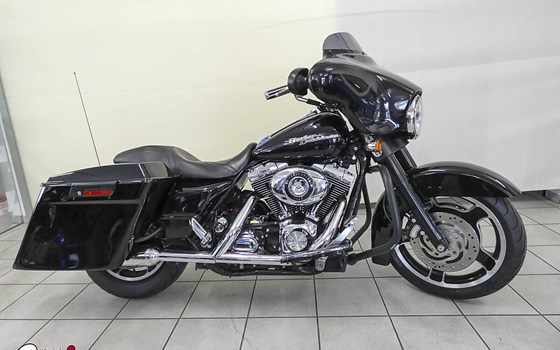 Gebrauchtmotorrad Harley-Davidson Street Glide FLHX - Bild 3
