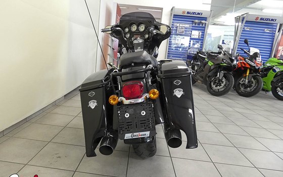 Gebrauchtmotorrad Harley-Davidson Street Glide FLHX - Bild 6