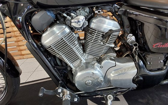 Gebrauchtmotorrad Honda VT 600 C Shadow - Bild 6