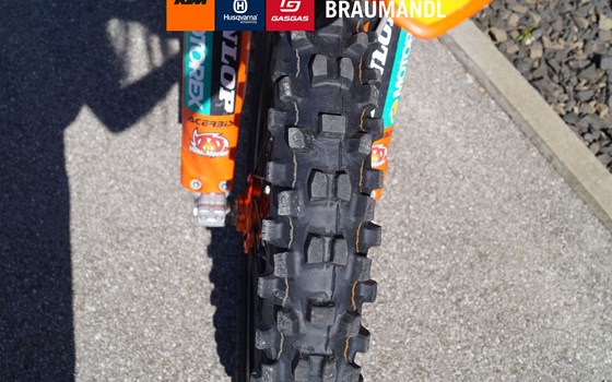 Gebrauchtmotorrad KTM 450 SX-F Factory Edition - Bild 8