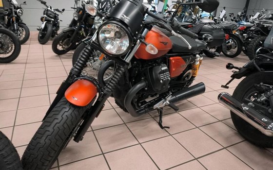 Gebrauchtmotorrad Moto Guzzi V9 Bobber Sport - Bild 2