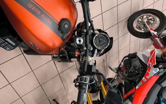 Gebrauchtmotorrad Moto Guzzi V9 Bobber Sport - Bild 5