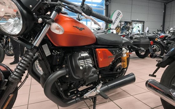 Gebrauchtmotorrad Moto Guzzi V9 Bobber Sport - Bild 6