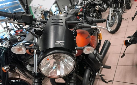 Gebrauchtmotorrad Moto Guzzi V9 Bobber Sport - Bild 8