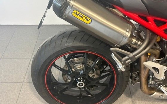 Gebrauchtmotorrad Triumph Speed Triple R - Bild 6