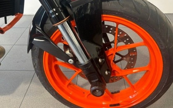 Gebrauchtmotorrad KTM 690 Duke R - Bild 6