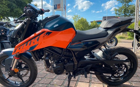 Neufahrzeug KTM 125 Duke - Bild 6