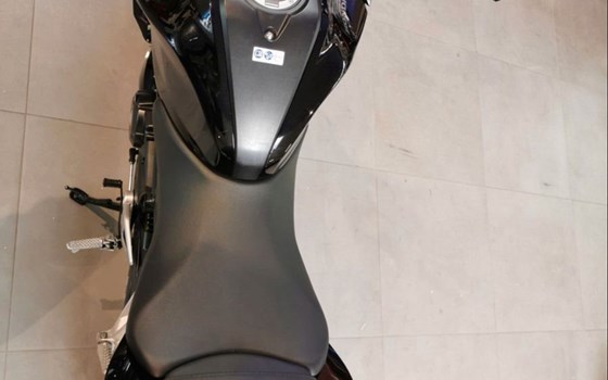 Gebrauchtmotorrad Honda CB125R - Bild 12