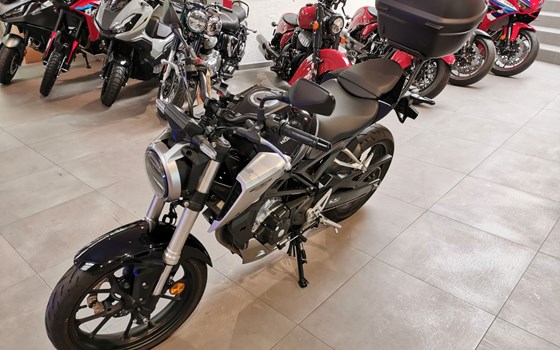 Gebrauchtmotorrad Honda CB125R - Bild 2