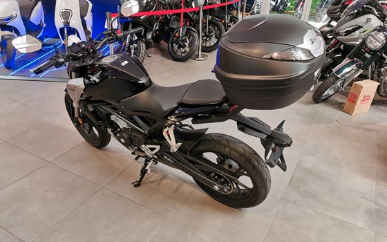 Gebrauchtmotorrad Honda CB125R - Bild 3