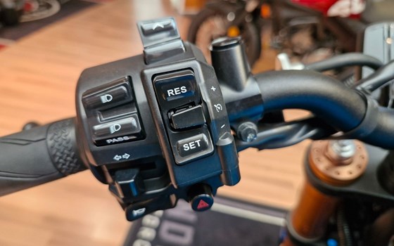 Gebrauchtmotorrad Yamaha XSR900 - Bild 12