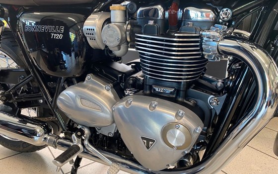 Gebrauchtmotorrad Triumph Bonneville T120 Black - Bild 10