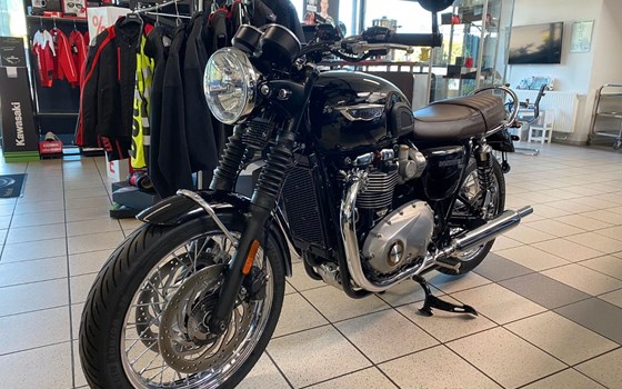 Gebrauchtmotorrad Triumph Bonneville T120 Black - Bild 2
