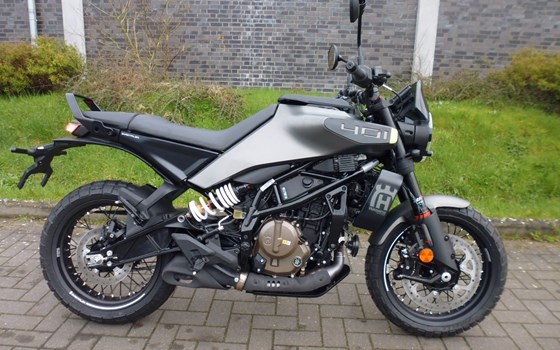 Gebrauchtmotorrad Husqvarna Svartpilen 401 - Bild 1