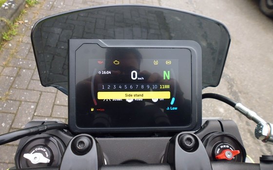 Gebrauchtmotorrad Husqvarna Svartpilen 401 - Bild 13