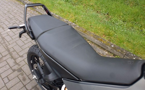 Gebrauchtmotorrad Husqvarna Svartpilen 401 - Bild 15